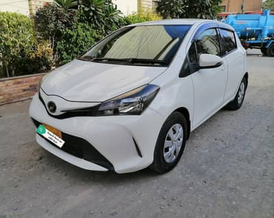 Toyota Vitz F 1.0 2015 model 2018 registered white