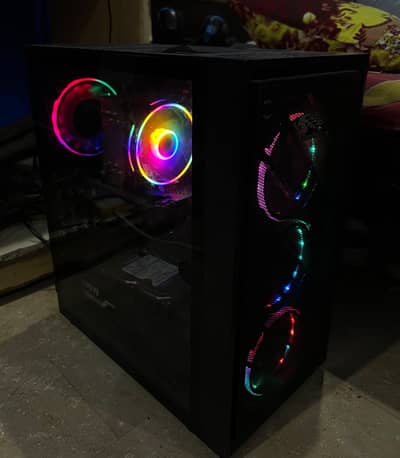Gaming Pc with borderless monitor