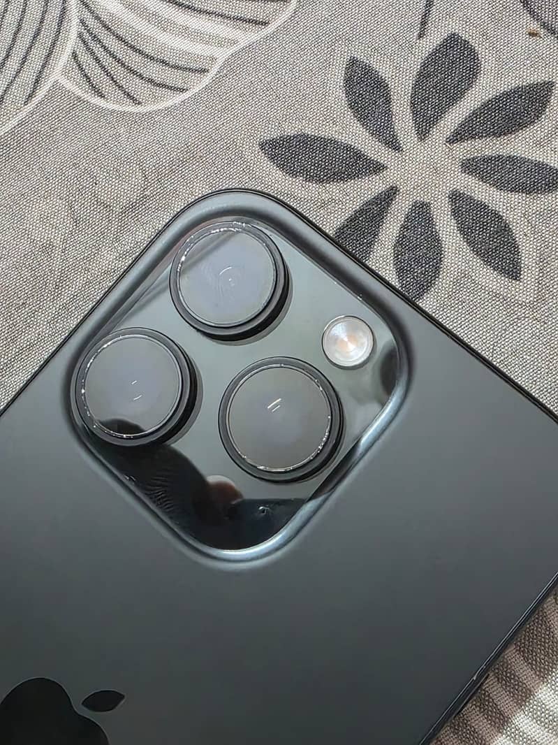 Apple iPhone 16 Pro 5