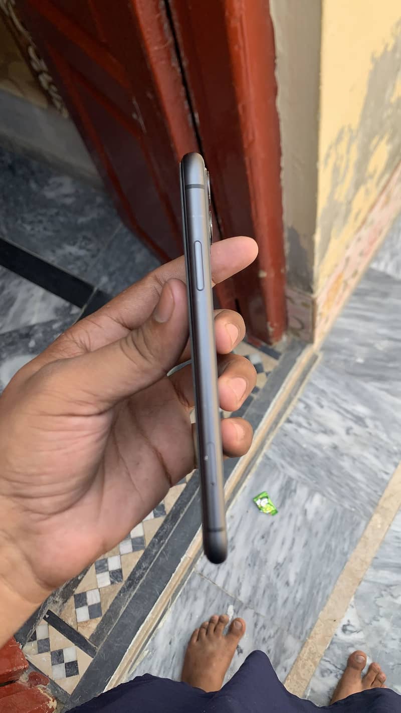 Apple iPhone 11 5
