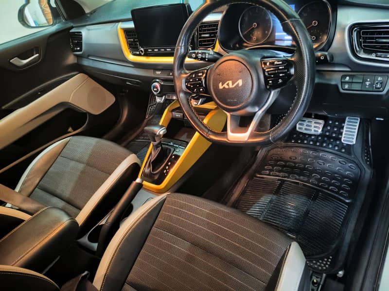 KIA STONIC 2022 10