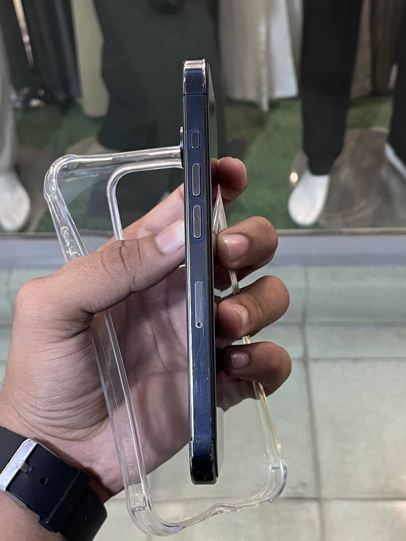 Apple iPhone 15 Pro 7
