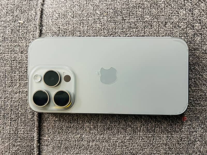 Apple iPhone 15 Pro 2