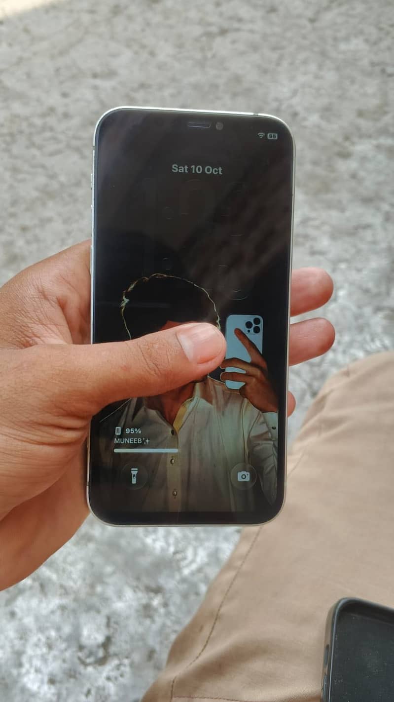 Apple iPhone 12 3