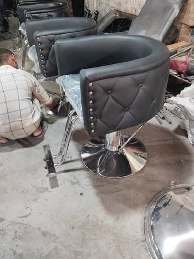 Barber chair/Cutting chair/ Shampoo unit/Trolly/Saloon Furniture.