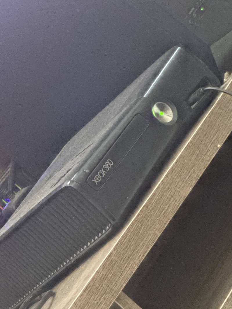 Xbox360 slim 0