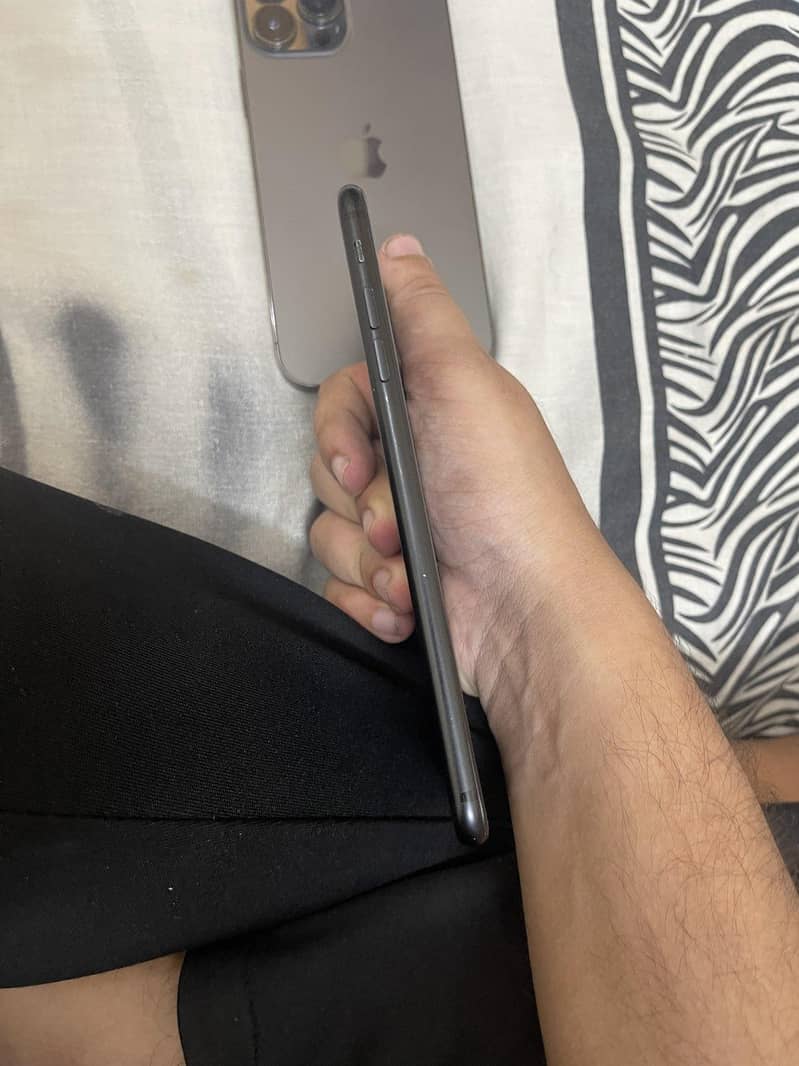 Apple iPhone 7 Plus 1