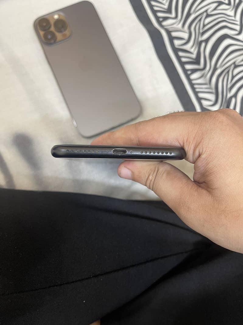 Apple iPhone 7 Plus 2