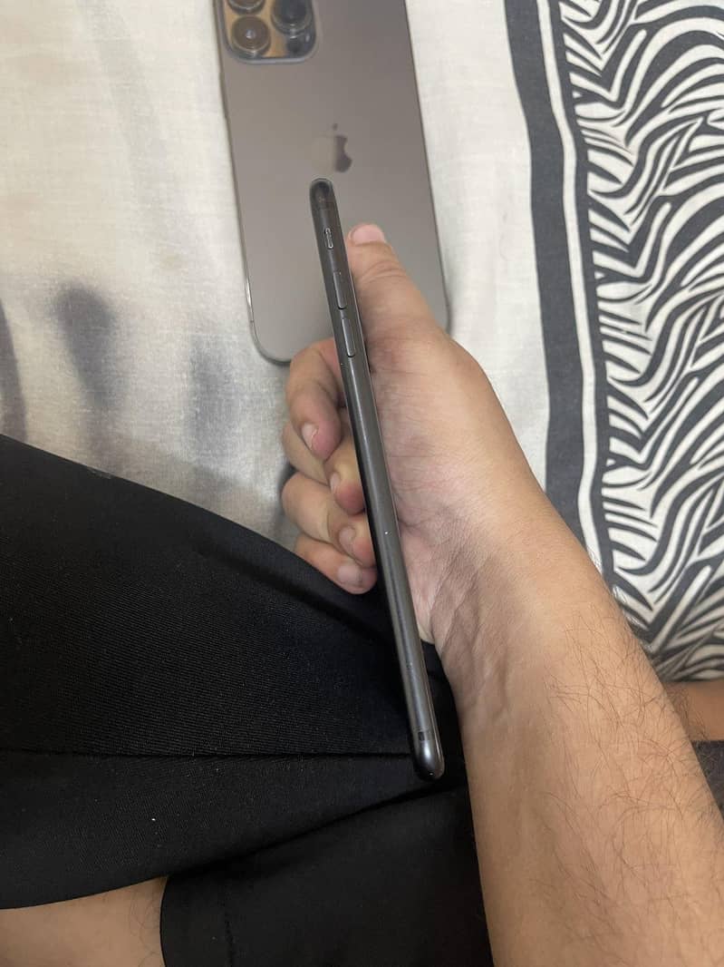 Apple iPhone 7 Plus 6