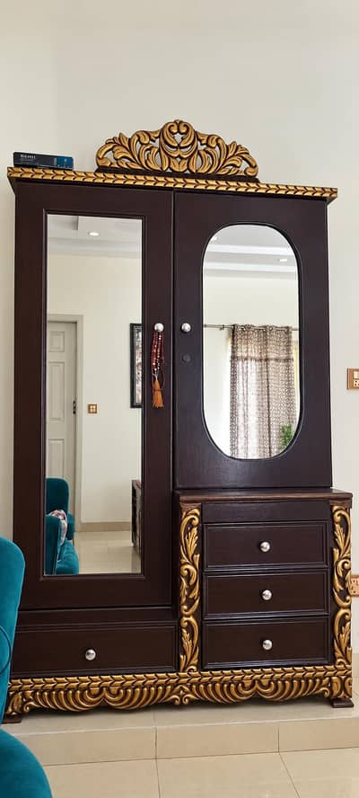 Dressing table