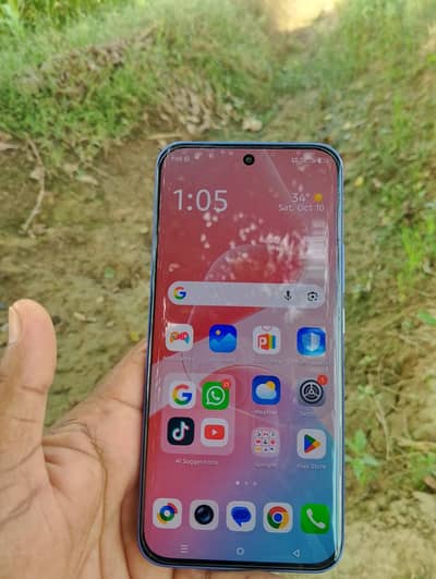 Hot 60 pro plus ram 8+8 memory 256