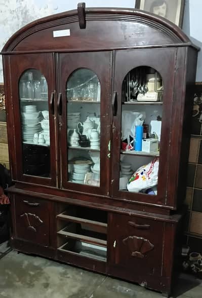 Dressing Table & Shocase