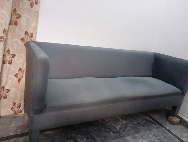 3 seater sofa 0