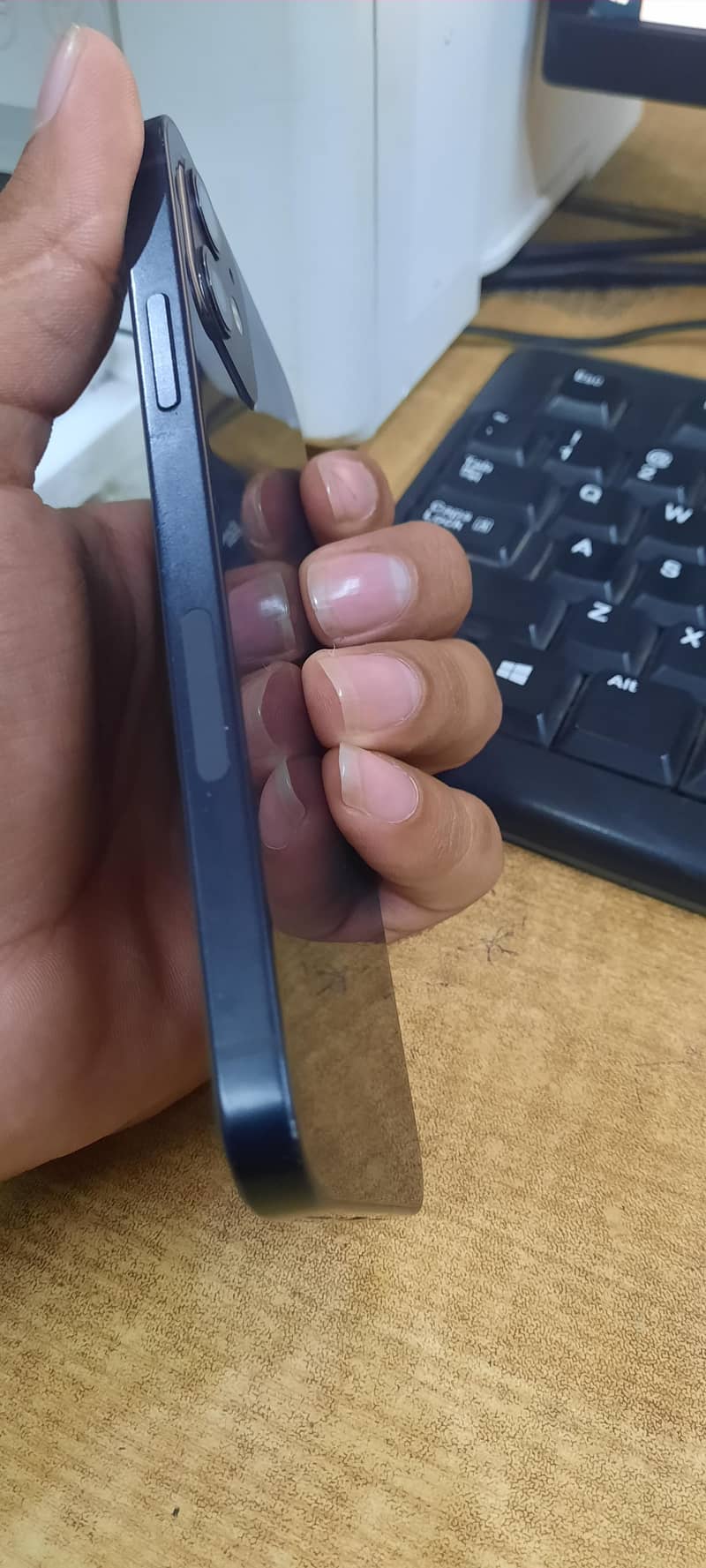 Apple iPhone 12 4