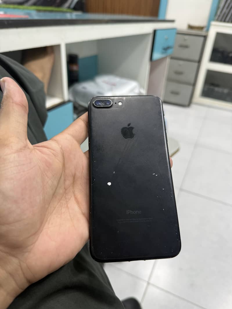 Apple iPhone 7 Plus 1