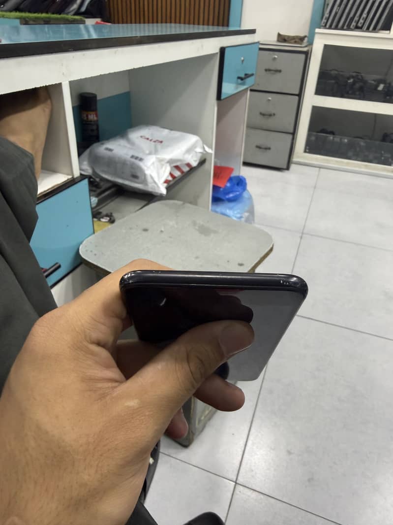 Apple iPhone 7 Plus 2