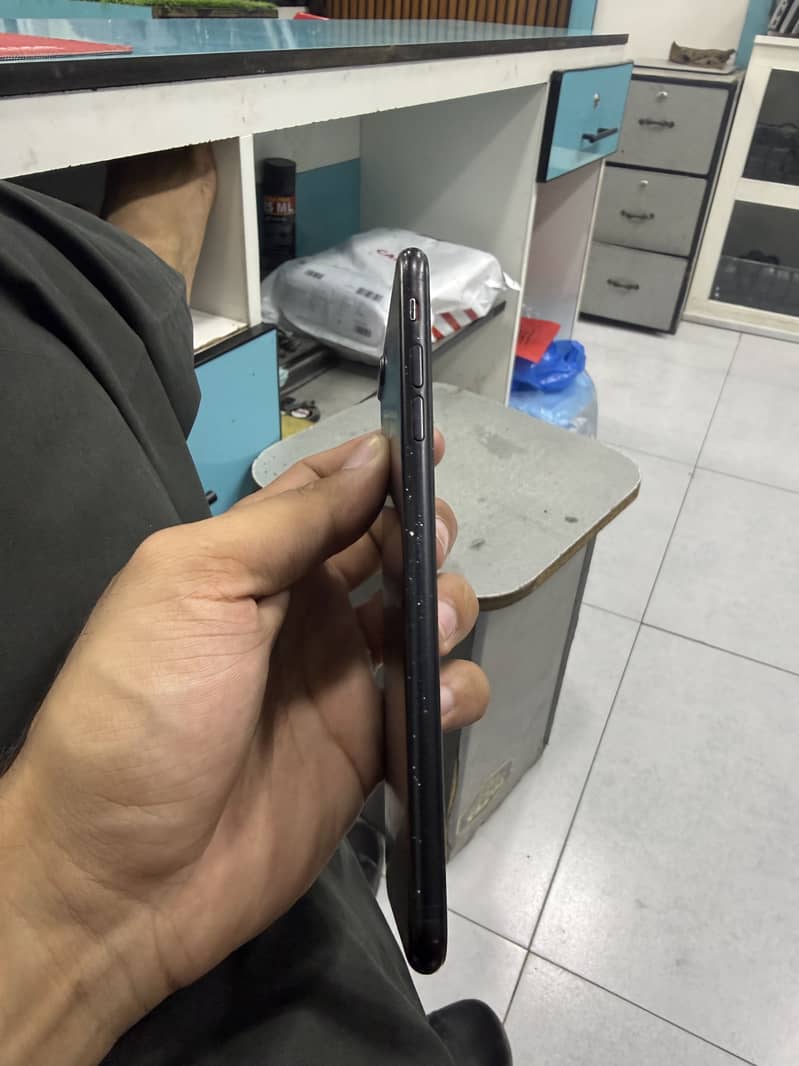 Apple iPhone 7 Plus 3