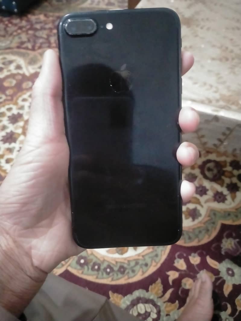 Apple iPhone 7 Plus 1
