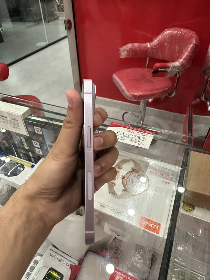 Apple iPhone 14 4
