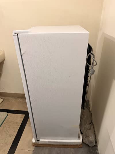 Dawlance 6cubic feet single door 9106 refrigerator