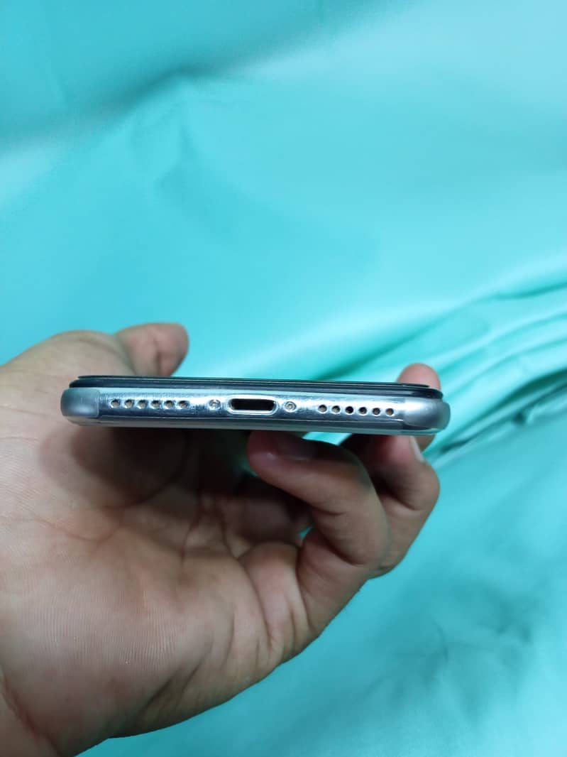 Apple iPhone X 3