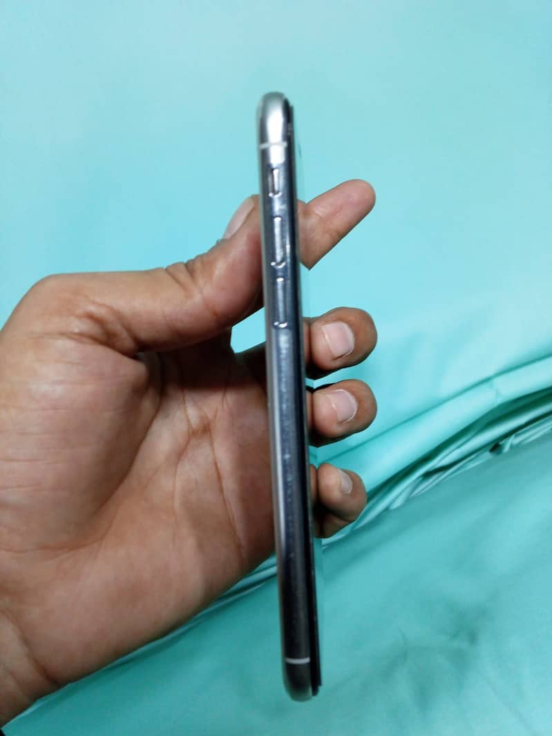 Apple iPhone X 5