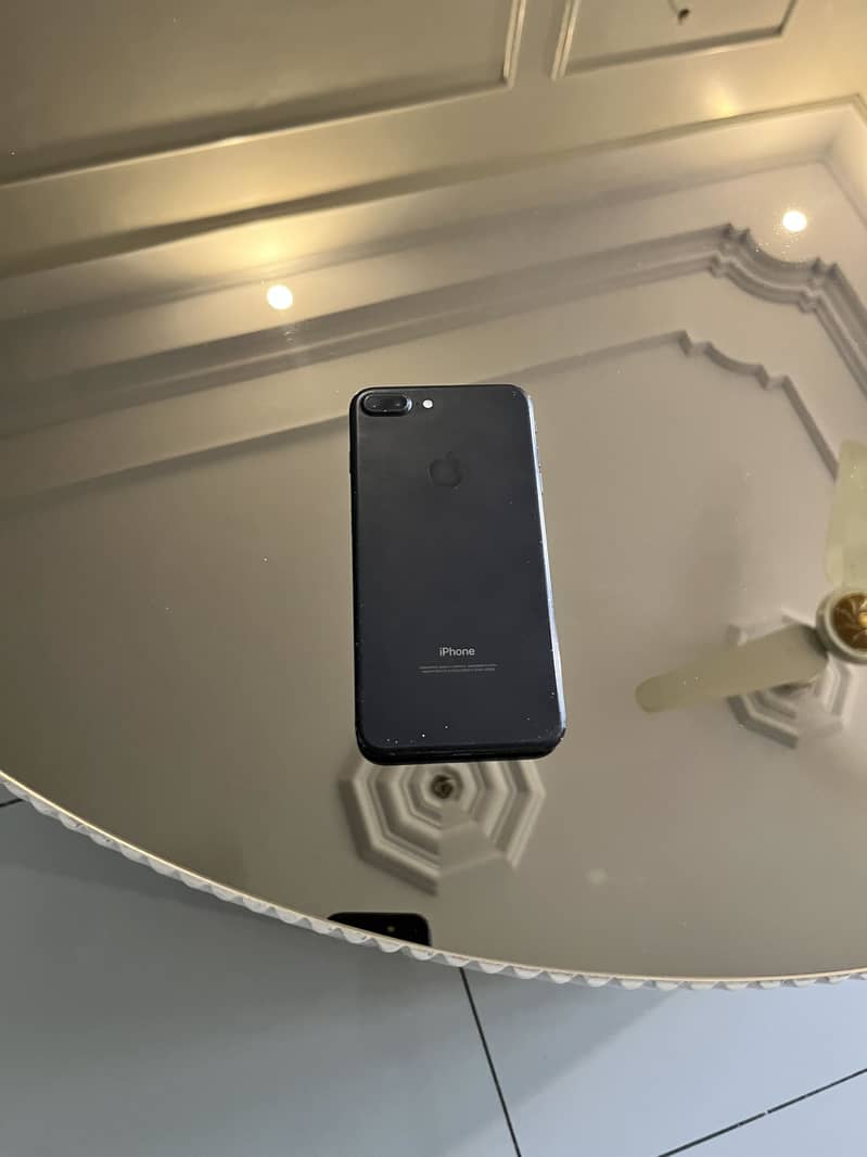 Apple iPhone 7 Plus 2