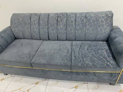 7 seater sofa 1 table