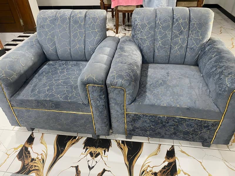7 seater sofa 1 table 1