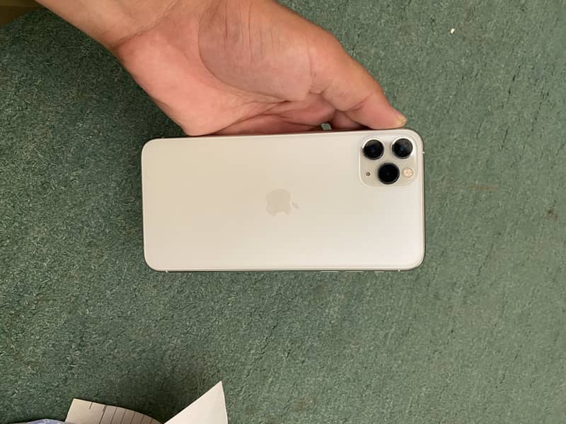 Apple iPhone 11 Pro Max 3