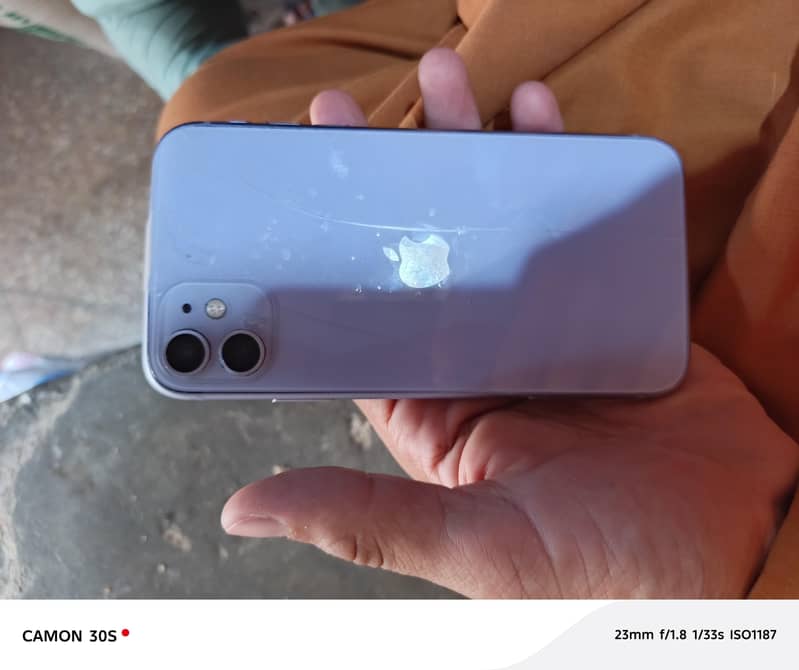 Apple iPhone 11 4