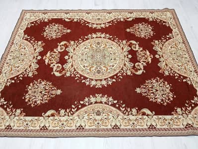 Pakistani big size mehroon kaleen shahi design saaf condition