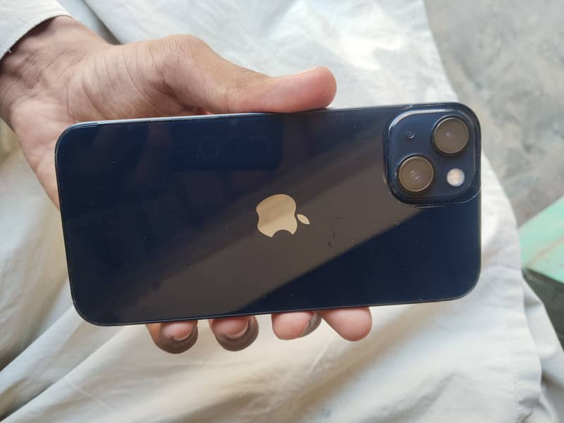 Apple iPhone 13 0