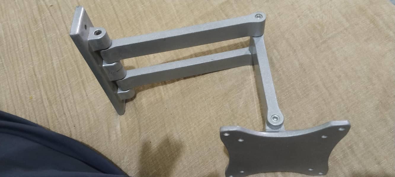 Foldable Wall mount Bracket heavyweight 1