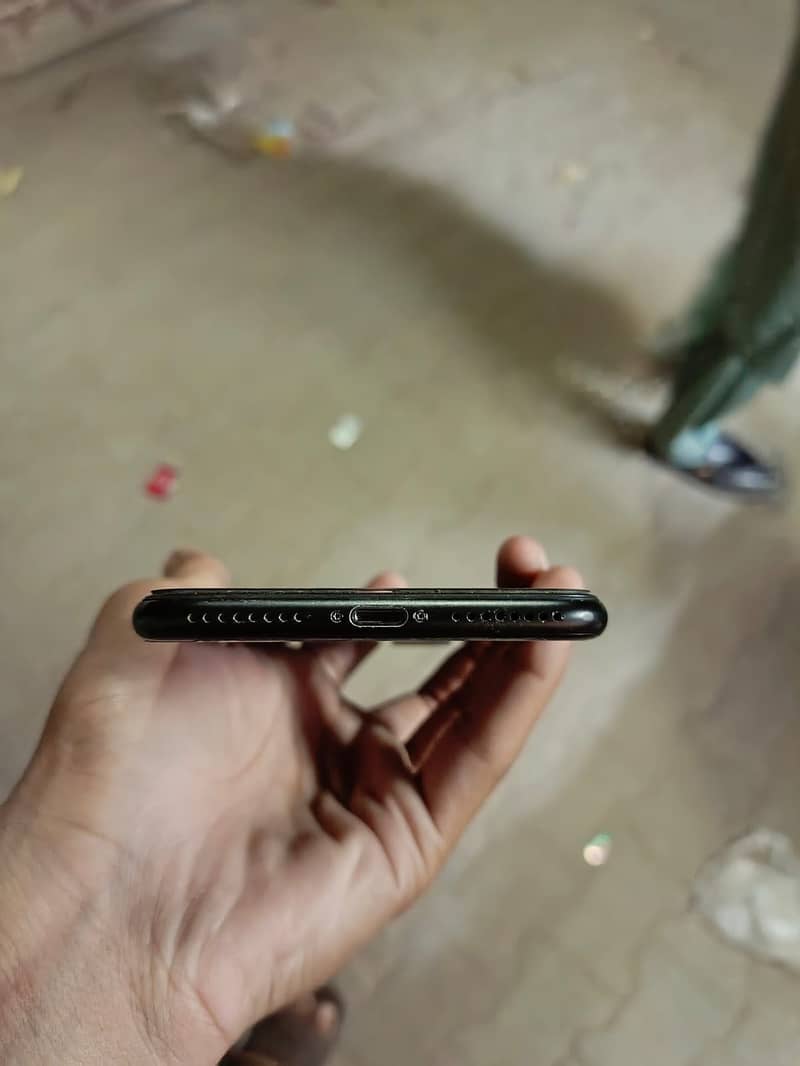 Apple iPhone 7 Plus 0