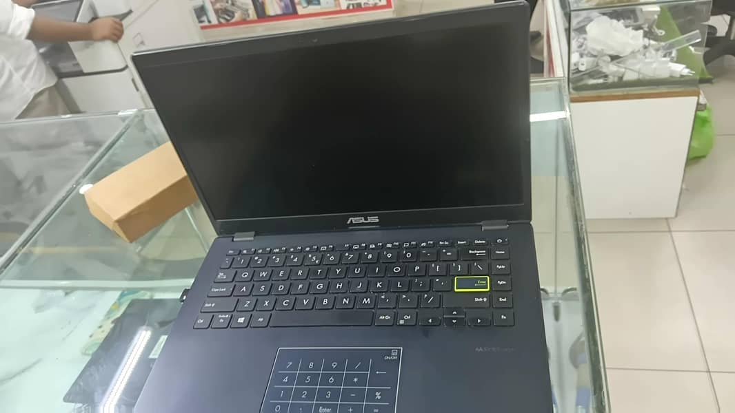 laptop 0