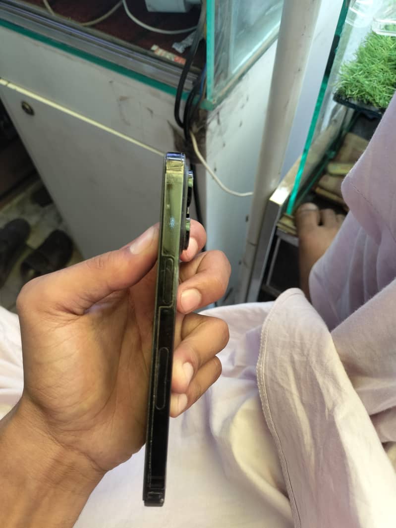 Apple iPhone 14 Pro 3
