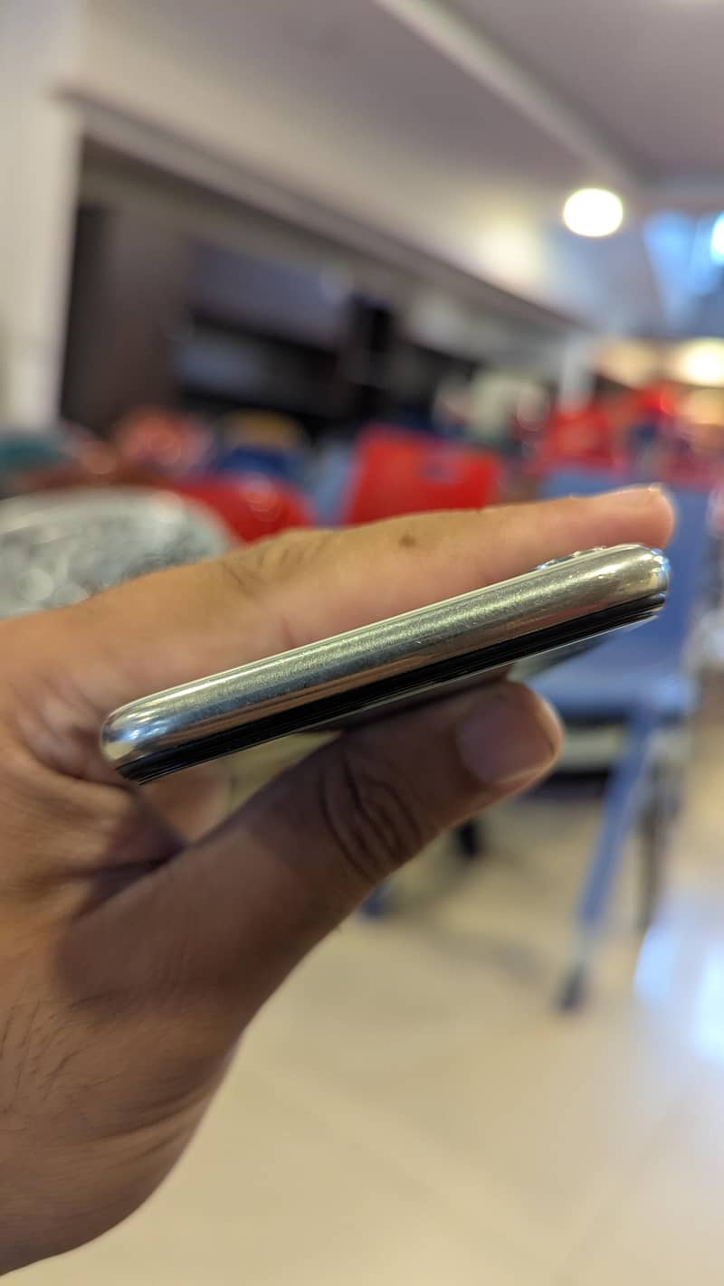 Apple iPhone X 5
