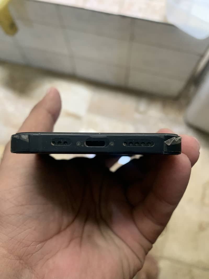 Apple iPhone 13 7