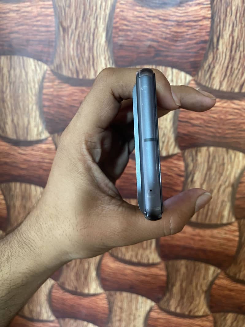 Google Pixel 7 4