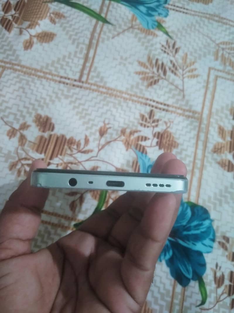 Realme Note 60x 4