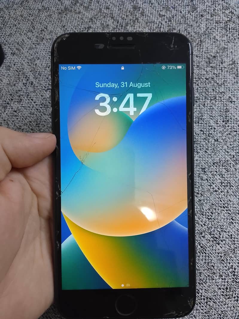 Apple iPhone 8 Plus 0