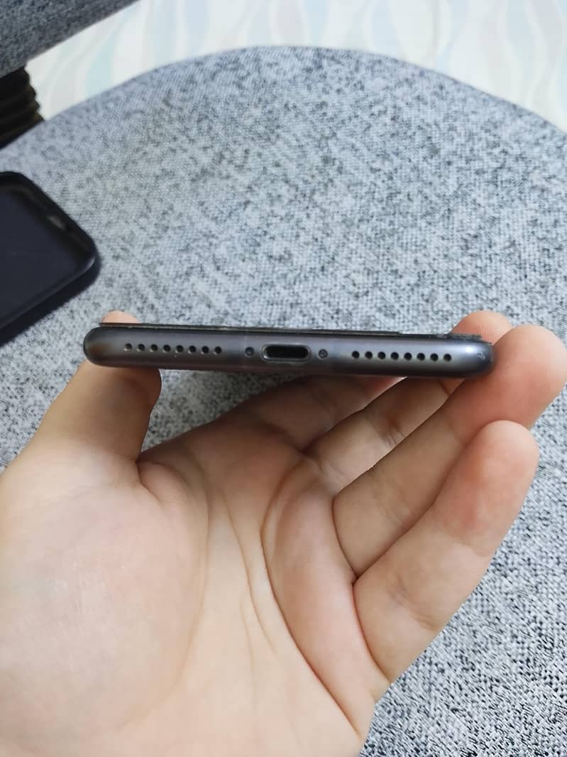 Apple iPhone 8 Plus 2