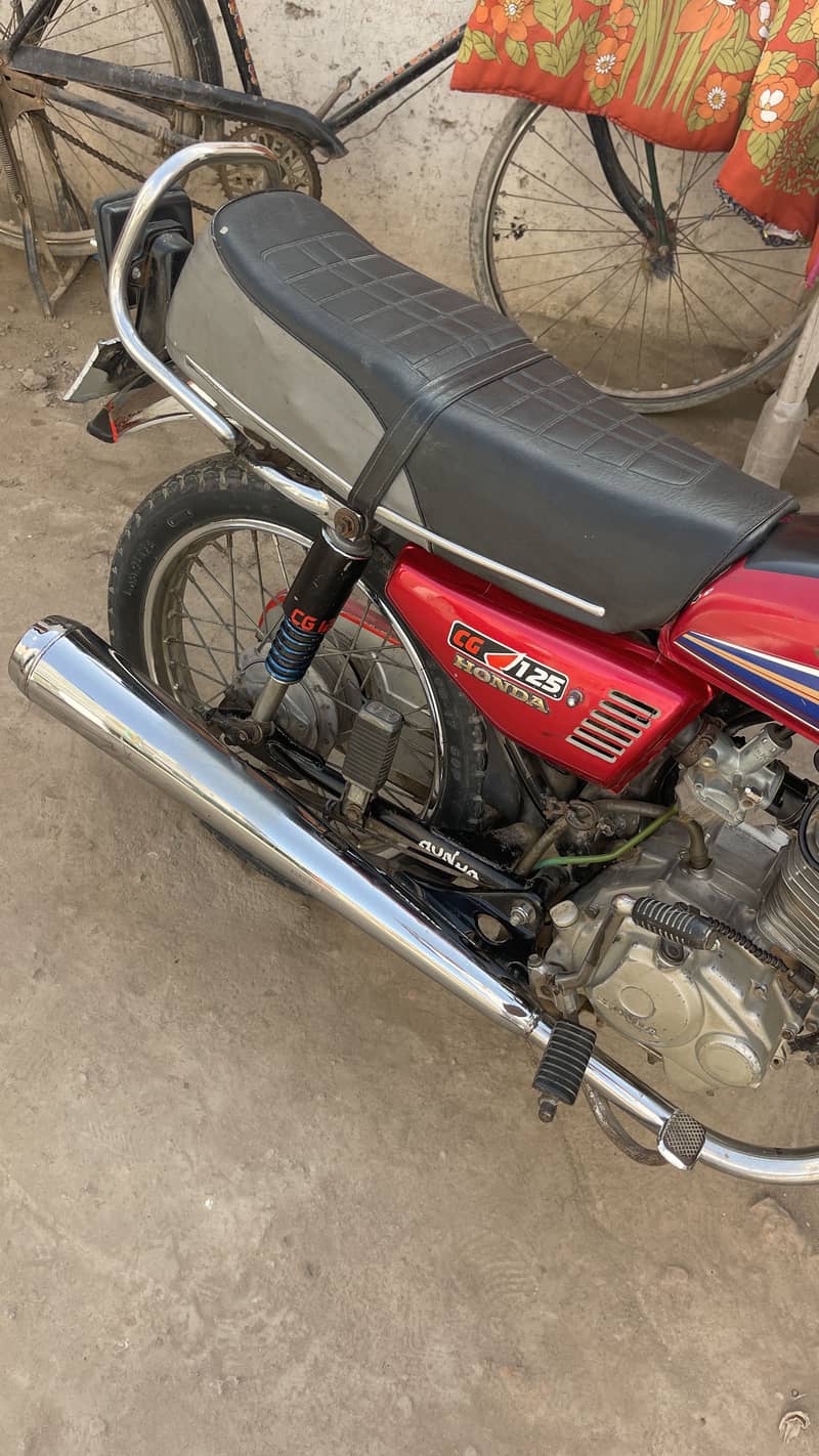 1982 model.   125 0