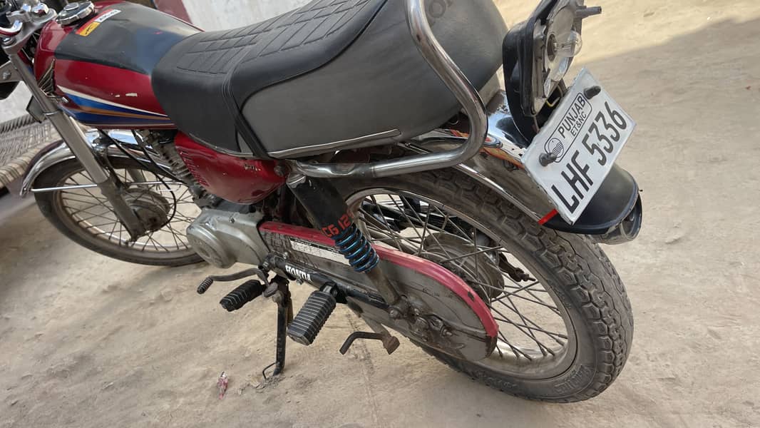 1982 model.   125 6