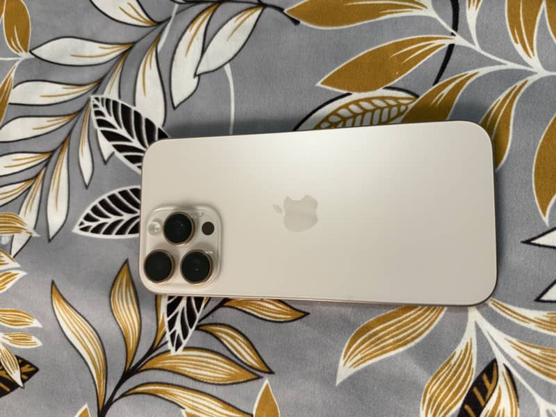 Apple iPhone 16 Pro Max 5