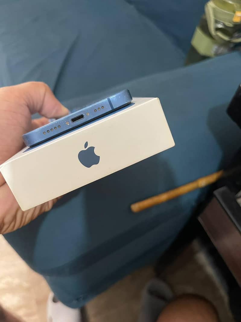 Apple iPhone 13 1