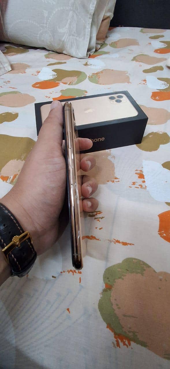 Apple iPhone 11 Pro Max 5