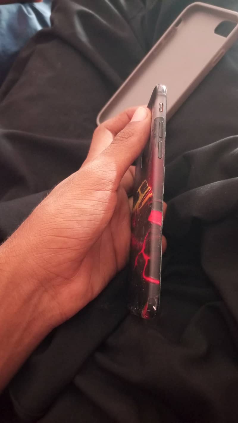 Apple iPhone 7 3