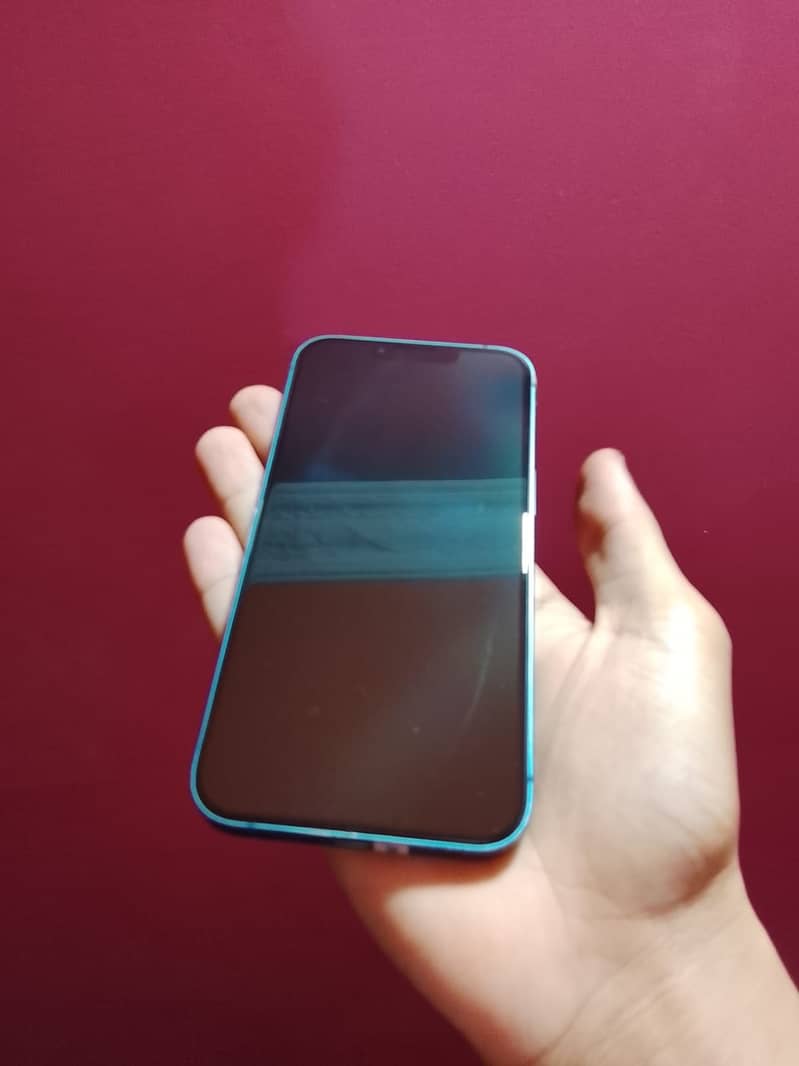Apple iPhone 13 4